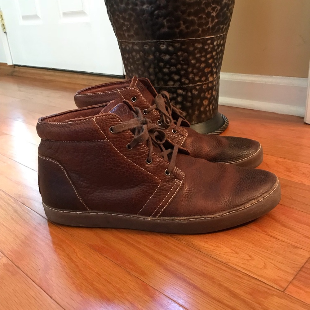 UGG Australia Men high Top leather shoes size 14